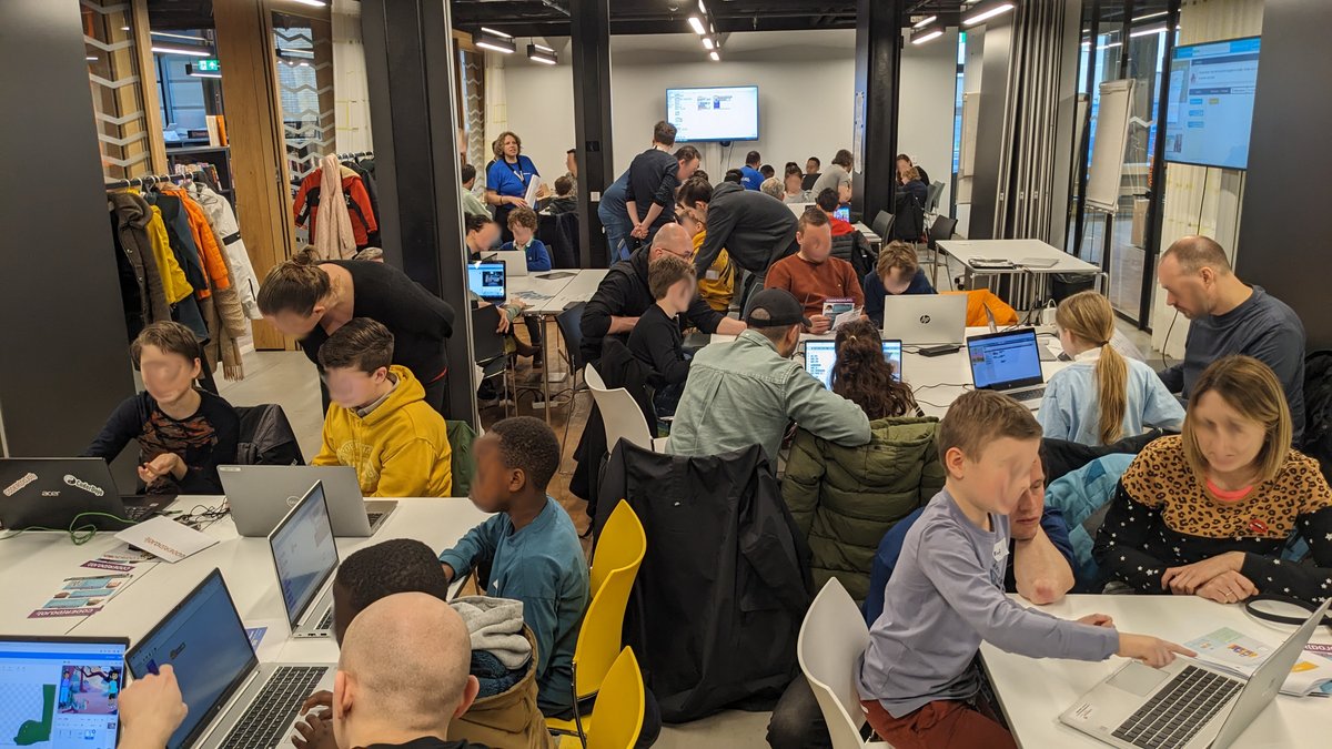 Thank you <a href="/lochal013/">LocHal</a> and <a href="/bibliotheekmb/">Bibliotheek MB</a> for helping us in organizing our biggest dojo ever. 
50 children and their parents. It was great. <a href="/CoderDojo/">☯CoderDojo☯</a> @CoderDojoNL