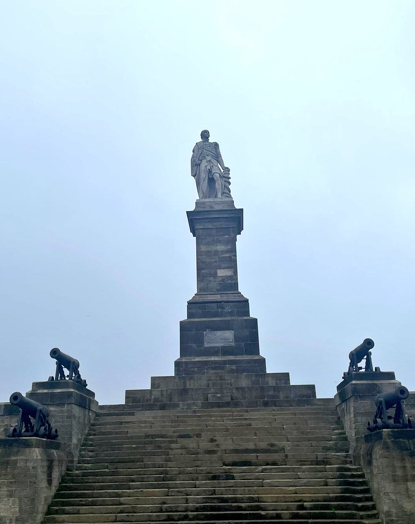 Alongside in North Shields close to #Newcastle, birthplace of Admiral Lord Collingwood, namesake of @HMS_Collingwood. Collingwood led the @RoyalNavy in to battle at Trafalgar in HMS ROYAL SOVEREIGN in 1805 and is commemorated by this monument overlooking the #Tyne.