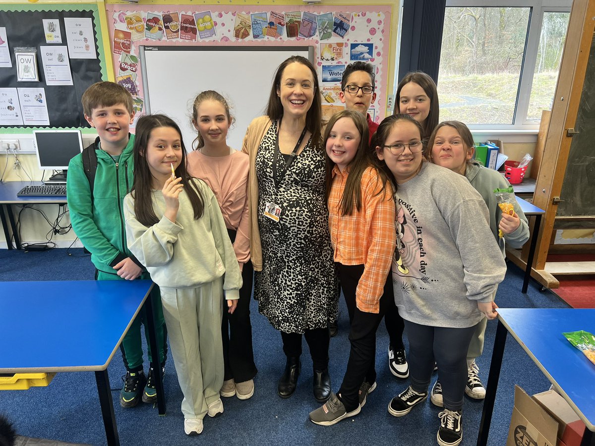 StMarysSeafar's tweet image. P6/7 gave Miss Lochrie the best send off yesterday as she begins maternity leave! 💙 Happy holidays everyone! #bestclass #P7hoodies #compositeclass