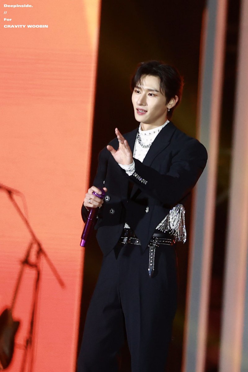 221007 더케이콘

어릴 때부터 우리 우빈이를 잘 챙겨주신 창균 선배님🐱🐺💜

#만우절 #AprilFoolsDay 
#몬스타엑스 #MONSTAX 
#아이엠 #IM #임창균

<a href="/OfficialMonstaX/">몬스타엑스_MONSTA X</a>