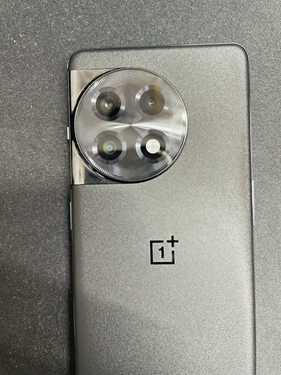 Anwesh6071's tweet photo. @TrakinTech @TechnicalGuruji @OnePlus_IN @oneplus @AmreliaRuhez @ShokeenSanchit Just upgraded my phone from oneplus6T to 11r.I felt a electric shock near camera metal while i was charging my phone . I visited to service centre they didn’t responded any thing and behaved rudely . https://t.co/tHt12IGO84
