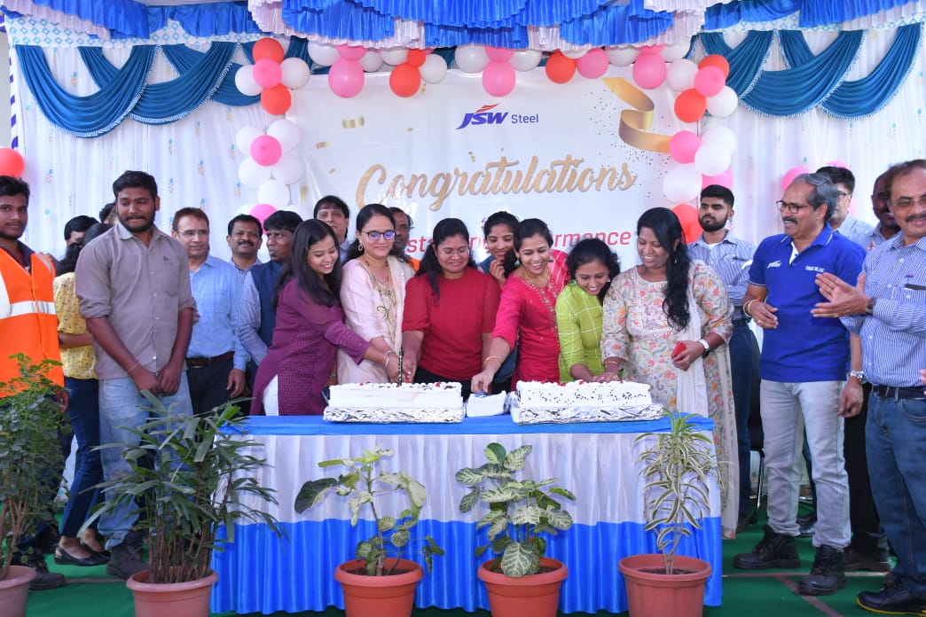 pkmurgan's tweet photo. Time to take pride &amp; celebrate a stellar FY’23 performance—hard work of talented &amp; ardent Vjnr team paid off.

Our agile team clocked highest-ever Q4 production and HSM-2 also set the benchmark of highest-ever monthly production in the world with its capacity.

Kudos to JSWites! https://t.co/Uq6TU0mqOJ