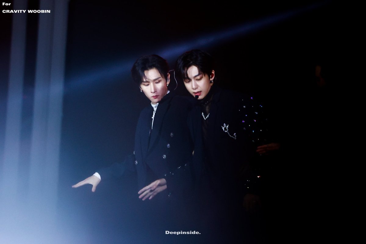 221007 더케이콘

만우절 기념으로 스타쉽 광주 선배님들 📷

#만우절 #AprilFoolsDay 
#몬스타엑스 #MONSTAX 
#형원 #HYUNGWON #채형원
#아이엠 #IM #임창균

<a href="/OfficialMonstaX/">몬스타엑스_MONSTA X</a>