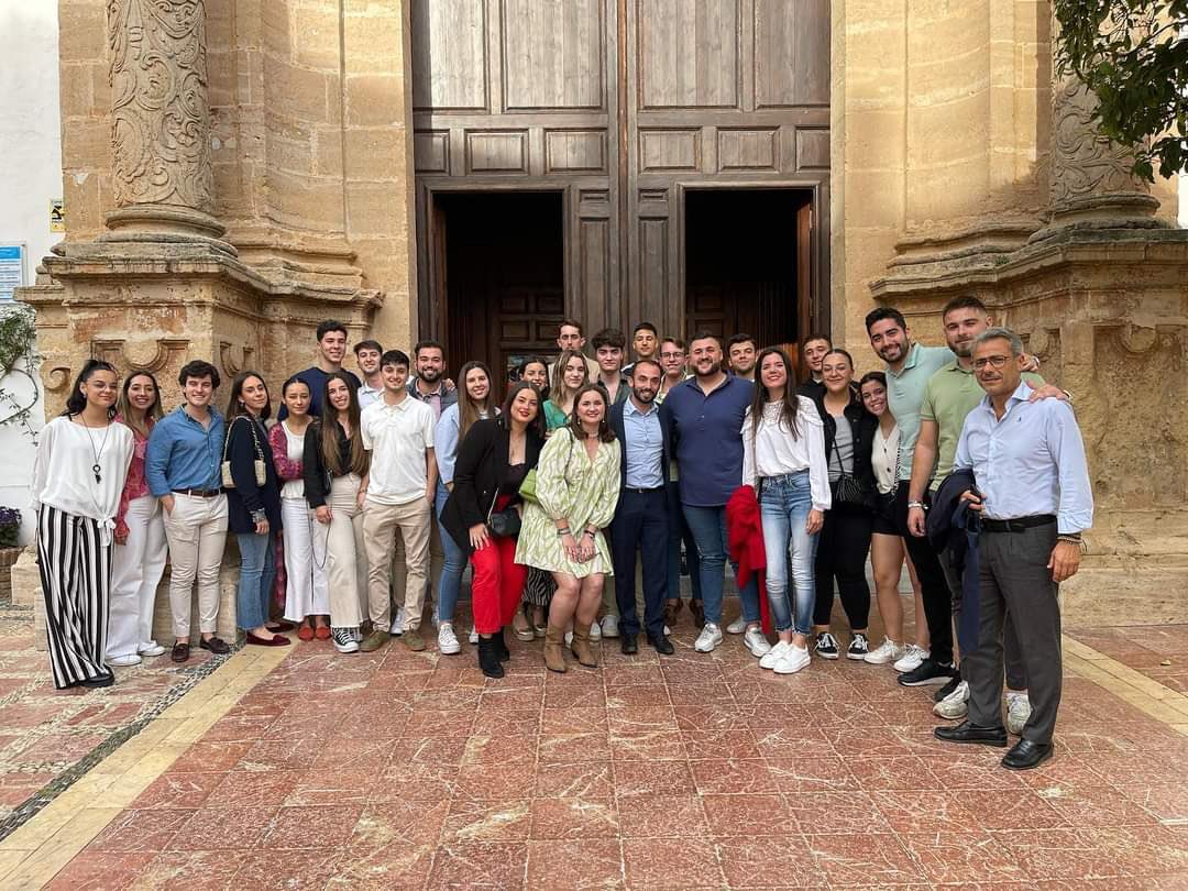 NNGGMalaga's tweet photo. ✝️ Tertulia Cofrade @NNGGMarbellaSP 

👉🏼 Junto a los compañeros de Marbela - San Pedro pudimos disfrutar de la voz joven de la Semana Santa de Marbella. 

¡Enhorabuena!

#Jóvenes #NNGG #Marbella #LibresYValientes #SemanaSanta https://t.co/f4fl8tb0G6