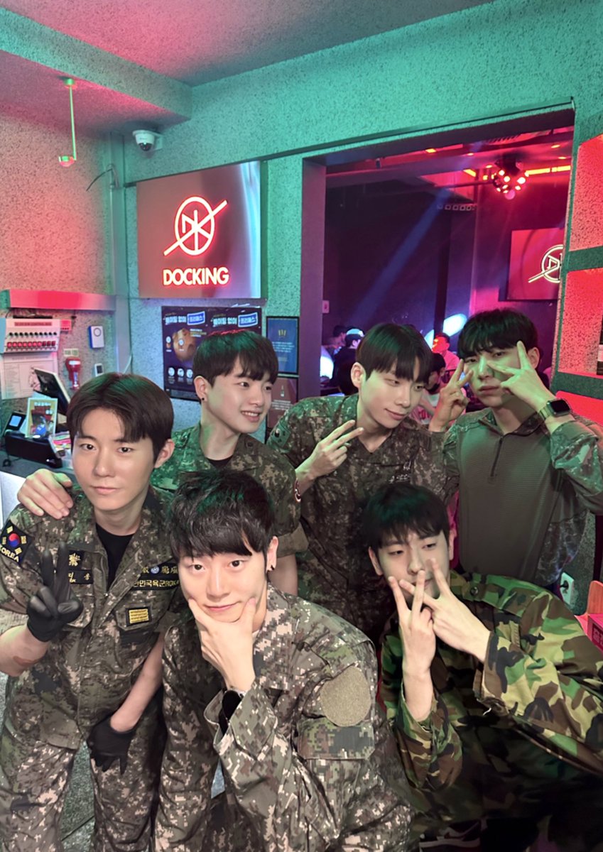 dksqjf's tweet photo. 도킹 만우절 기념

당신의 군인을 픽해주세요🫡 https://t.co/HxyaD1JN7I