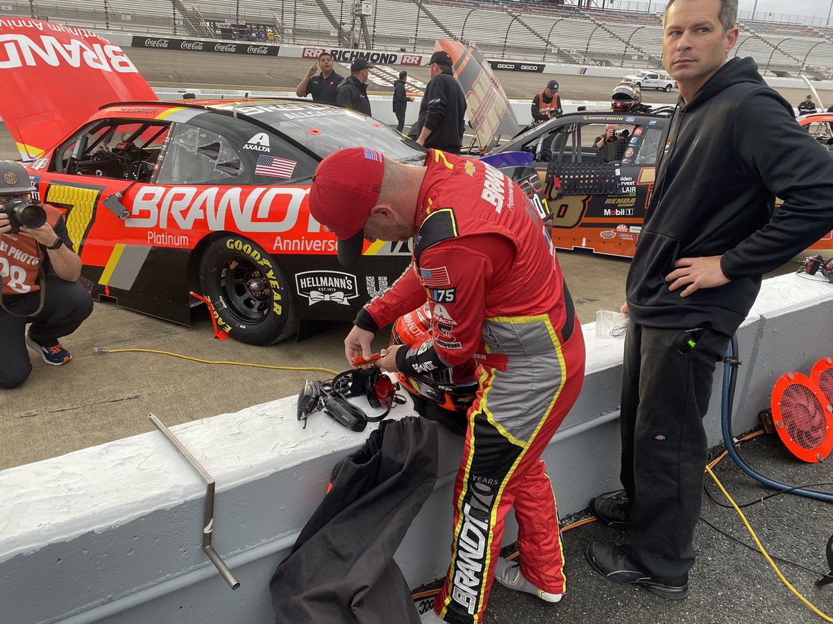 JRMotorsports's tweet photo. Quick visor swap for @J_Allgaier here on pit road before practice this morning @RichmondRaceway. https://t.co/Mpfwt5gc3Z