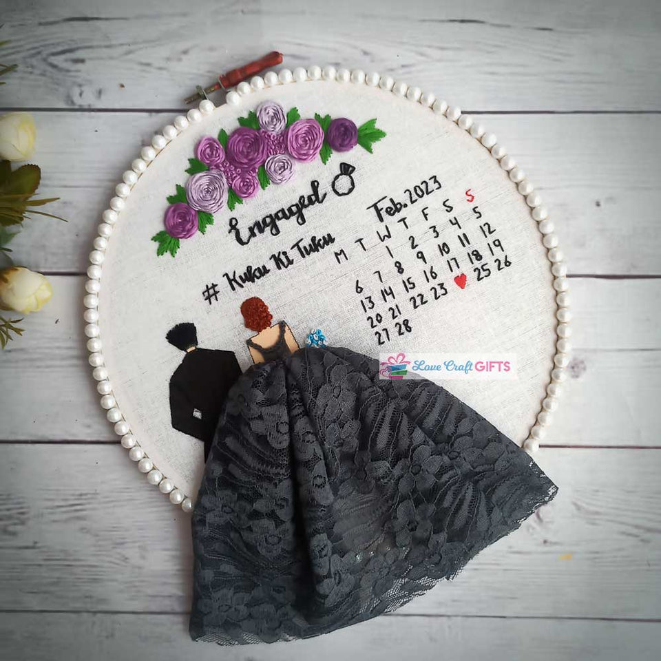 LOVECRAFTGIFTS3's tweet photo. SPECIAL EMBROIDERY HOOP FOR COUPLE
 .
 .
📷Place your order now Dm us or WhatsApp us on 7700043200 / Or you can simply visit our website https://t.co/WwcorW8sOA
.
.
#letterstand #customized #couplegifts #gifts #ledstand #couplegifts #handmadegifts 
#anniversary https://t.co/pkiudYeKrr