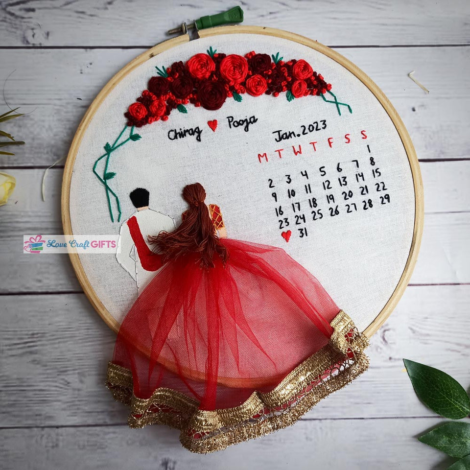 LOVECRAFTGIFTS3's tweet photo. SPECIAL EMBROIDERY HOOP FOR COUPLE
 .
 .
📷Place your order now Dm us or WhatsApp us on 7700043200 / Or you can simply visit our website https://t.co/WwcorW8sOA
.
.
#letterstand #customized #couplegifts #gifts #ledstand #couplegifts #handmadegifts 
#anniversary https://t.co/pkiudYeKrr
