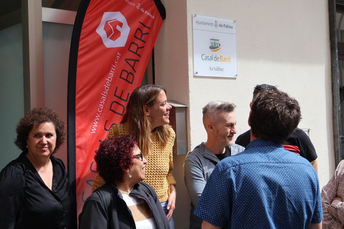 Podem_Palma's tweet photo. Inauguram el nou Casal de barri d'Arxiduc!

Aquests espais permeten la vida cívica i cultural i serveixen de punt de trobada per a les entitats socials, i són lolt demandata pel teixit veïnal

@CCostadelrio ha agraït a les entitats la feina que fan per donar vida a la ciutat https://t.co/x3F8S59gGN