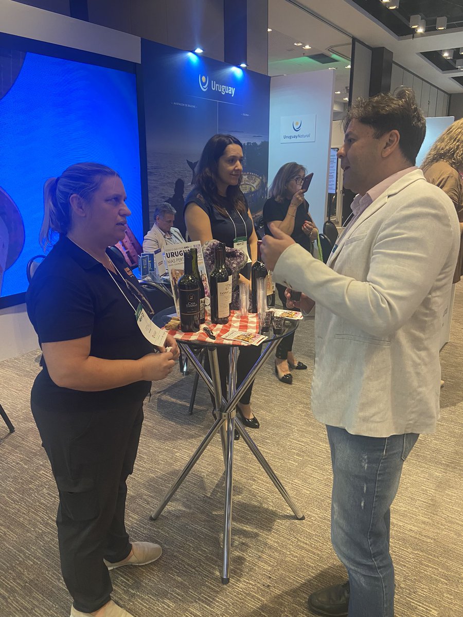gextuy's tweet photo. Todo pronto para la ronda de negocios y el segundo día de la 37ma #ugart de porto alegre. Estaremos realizando contactos con agencias del sur de #brasil en el stand de @Uruguay_Natural @turismominerouy @ruralynaturaluy #theplacefreeshop https://t.co/Jl0PmSbXI1