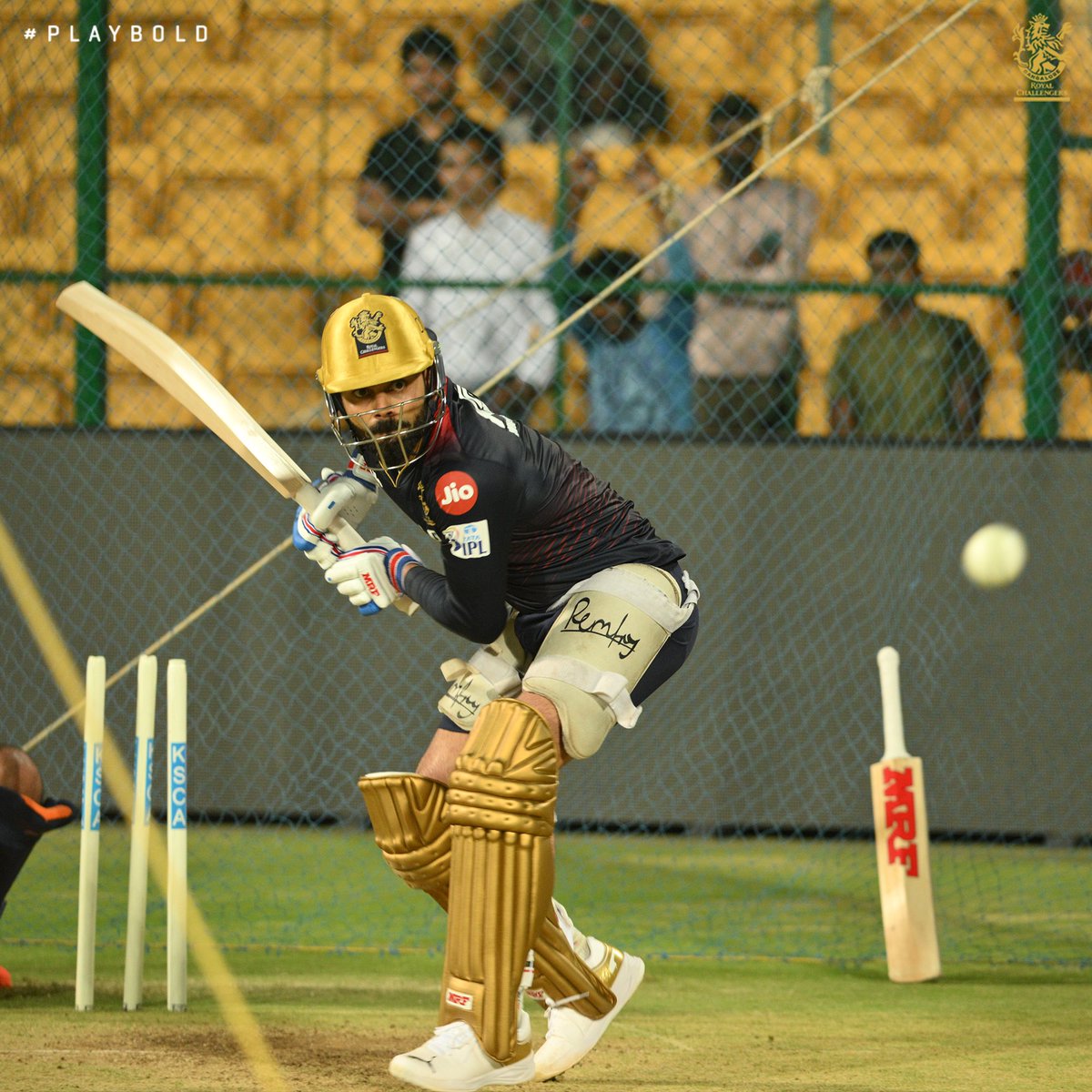 RCBTweets's tweet photo. ⏬ Down the track 
🔥 Absolutely smacked

Just one day away from seeing the King back in his castle! 👑

#PlayBold #ನಮ್ಮRCB #IPL2023 @imVkohli https://t.co/tnPFrn5squ