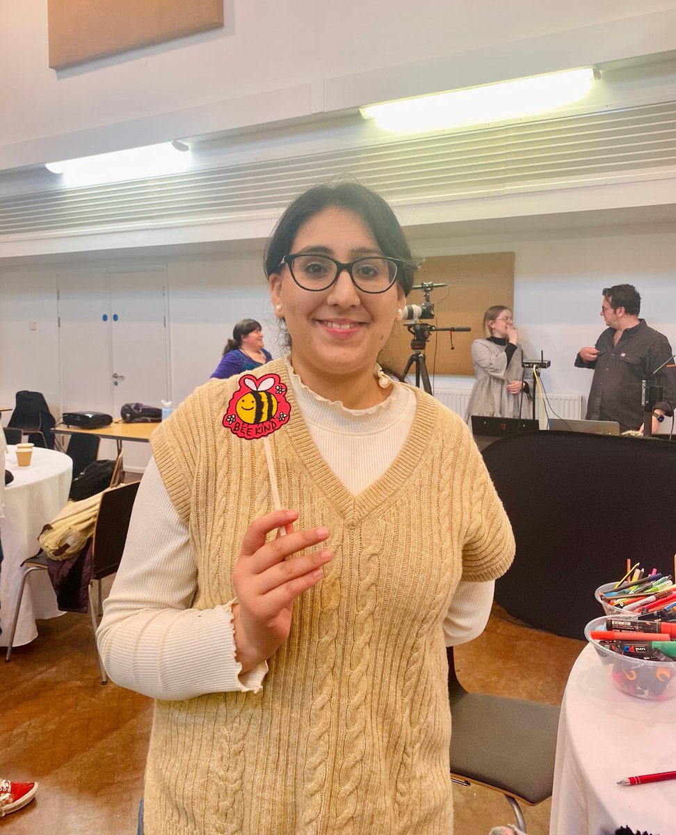TheHorsfall's tweet photo. Belinda from @Lunaafflecks believes in beeing kind &amp; 15% off their sales will support the next #TheFutureIsOursFestival so Belinda has joined us at the festival to see what it's all about &amp; meet some of the team, artists &amp; partners! 🐝🫶⁠

#BeKind #CreativeHealth #CreativeSpace https://t.co/7B8lOqtvCn