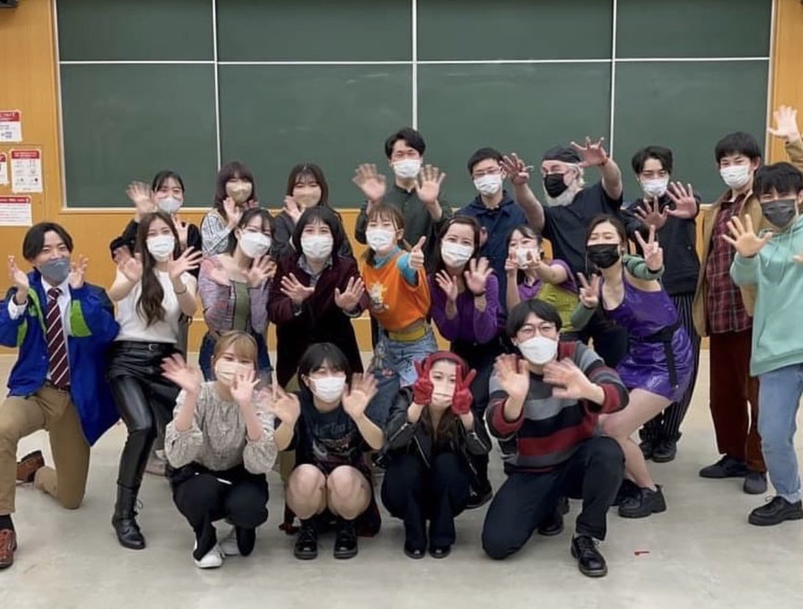 RyukokuMusical's tweet photo. 【新歓SCについて】

日程→4月6・7日
17:30開場／18:00開演

場所→21号館401教室
※正門の校舎です！

インザハイツから数曲ナンバーをお送りします💃🏻是非お越しください✨

そして…今日ご入学された皆さん、本当におめでとうございます🌸

#春から龍大　#龍谷大学　#ミュージカル https://t.co/71K83dMGAl