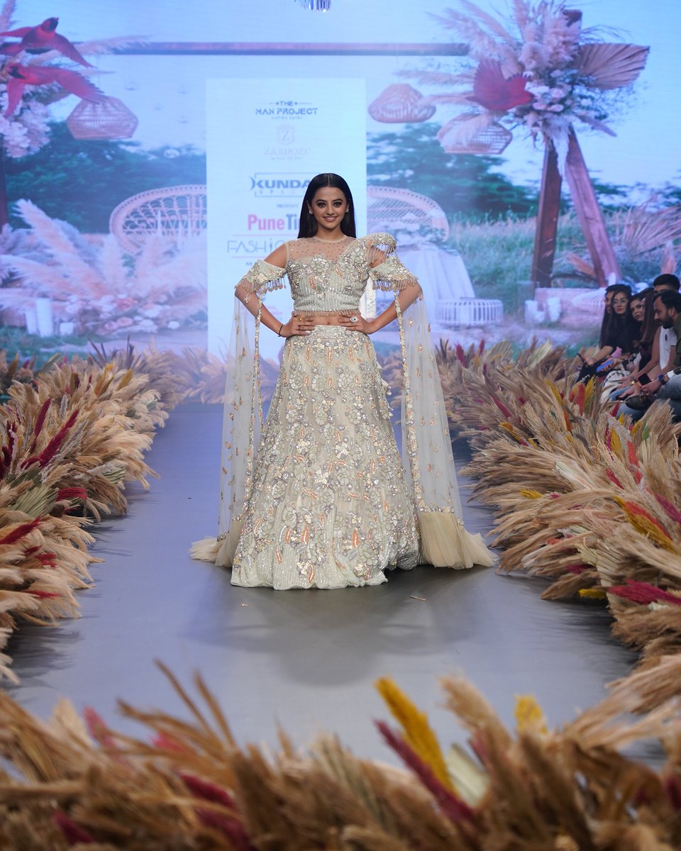 The Man Project and Zardozi Pune’s latest collaborative effort, Frequencies, was all about innovation and was showstopped by Vatsal Sheth and Helly Shah at the #PTFW2023.

#PTFW #PuneTimesFashionWeek #PuneTimesFashionWeek2023 #TheManProject #Zardozi #KundanSpaces