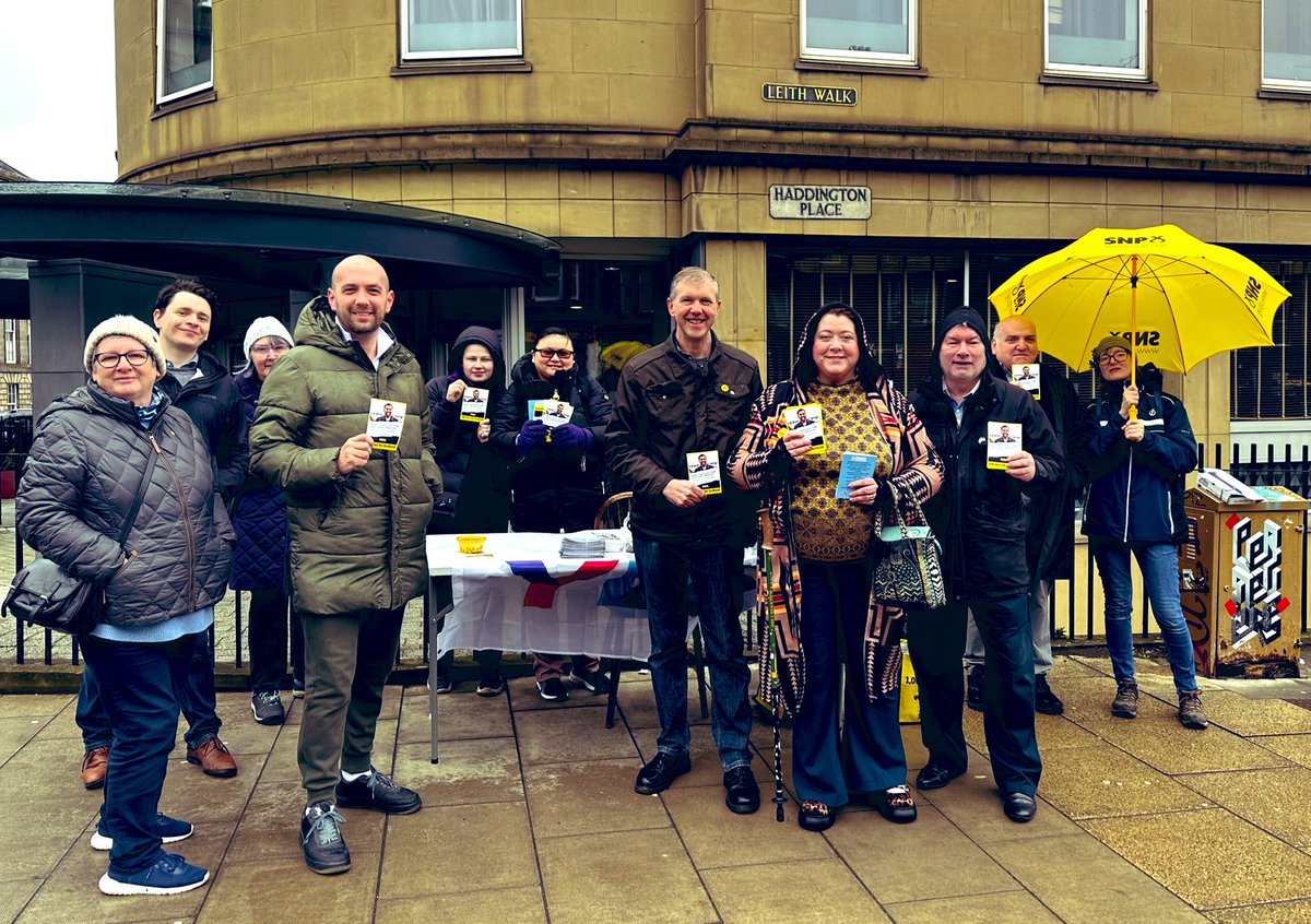 LeithWalkSNP's tweet photo. @LeithWalkSNP and @EdinCentralSNP campaigning today with brand new #HumzaForScotland leaflets #activeSNP #Independence #voteSNP https://t.co/Nqh5iDvXI0