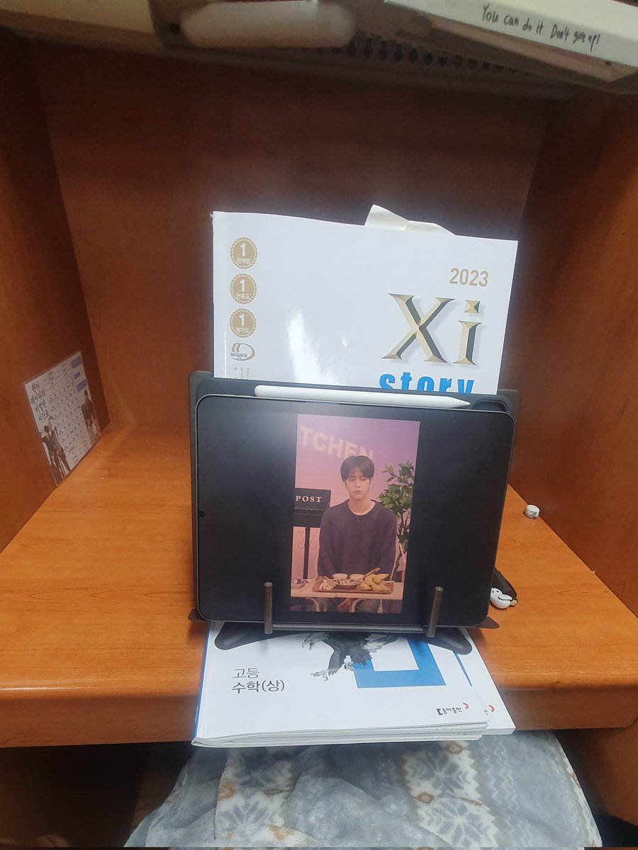 cuxumbef's tweet image. 자습하기싫은데 생각해보니까 나는 자습을 안함
......
.....
..ㅋ