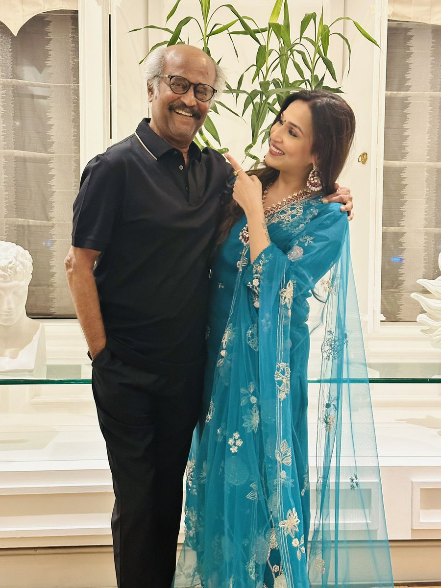 AazimKassim's tweet photo. @rajinikanth 🔥😅🙏🙌❤️ Thalaivaaaaaa !! #Jailer what a look 💯 https://t.co/95ZaXLojnZ