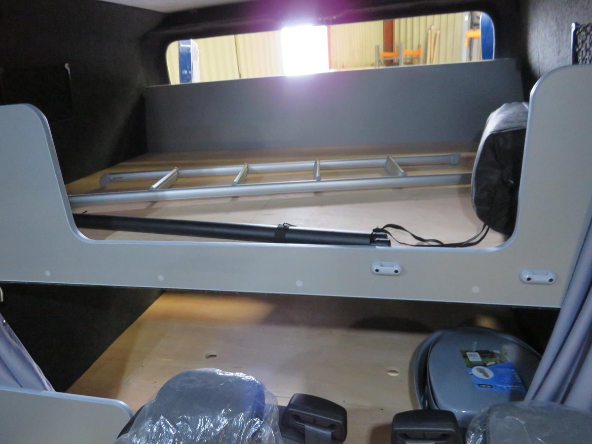 FlameConverts's tweet photo. 🔥5 berth Peugeot Boxer
🔥12 double bunk beds at the rear
🔥Removeable seats complete with seatbelts
🔥1 Fiamma awning
🔥Titanium wood complete with solar panels
🔥2 x Fiamma roof hatches
🔥Full split charge system with added 240v invertor Planar 4kw night heater https://t.co/60NKTSUBUs