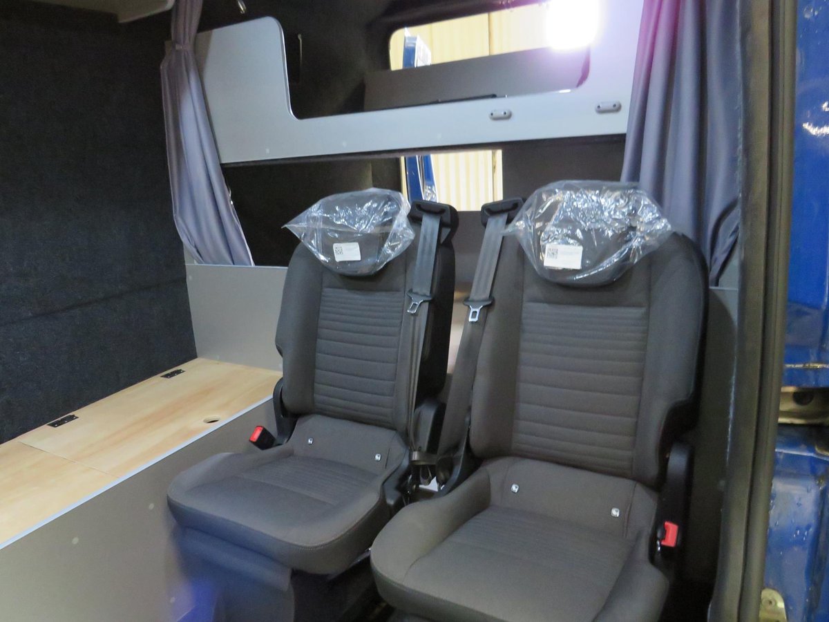 FlameConverts's tweet photo. 🔥5 berth Peugeot Boxer
🔥12 double bunk beds at the rear
🔥Removeable seats complete with seatbelts
🔥1 Fiamma awning
🔥Titanium wood complete with solar panels
🔥2 x Fiamma roof hatches
🔥Full split charge system with added 240v invertor Planar 4kw night heater https://t.co/60NKTSUBUs