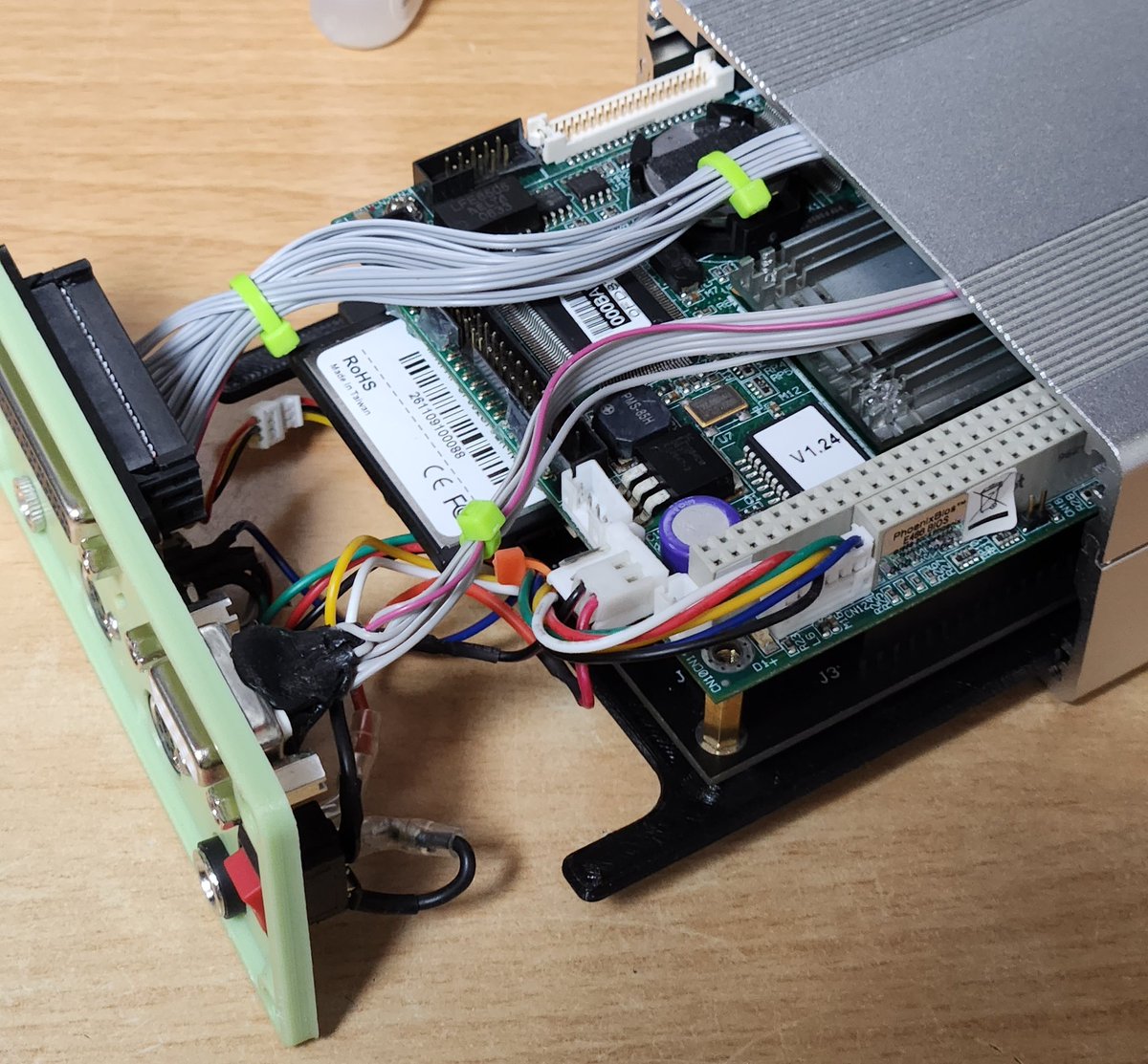 RetroXTPC's tweet photo. #tiny486 #wee86 #weecee #mini486 #msdosgaming #pc104
STPC-S 66Mhz 486DX(?)
MAIN DBOARD : PCM-3346
SOUN CARD : PC104 CS4237 & DWAVE sam2695 wavetable
PANEL : ABS FILAMENT 3D PRINTING (KINGROON KP3S) https://t.co/Ttx6LHQyZw
