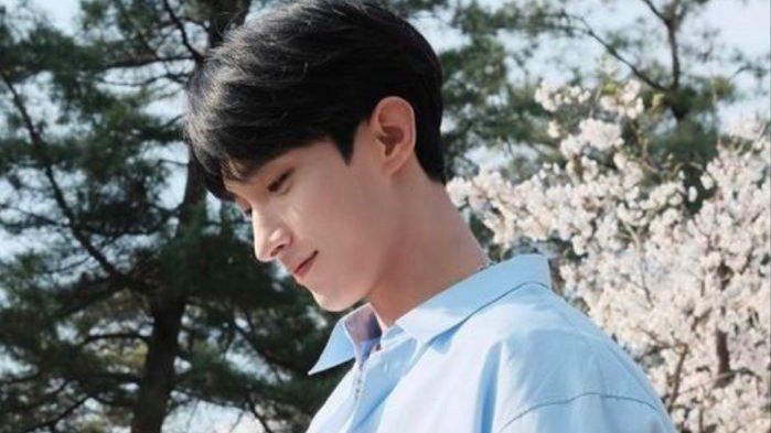 cheolshuavernon's tweet photo. Found You. 

A #seoksoo/#shuaseok taguan ng anak au wherein... SM has been hiding his son from his ex JS for years, what happens if one day, JS bumps into their son into a grocery store who broke the hundred thousand worth of wine he's holding saying "DRINK WATER! NOT ALCOHOL!" https://t.co/rGeon7fM4t