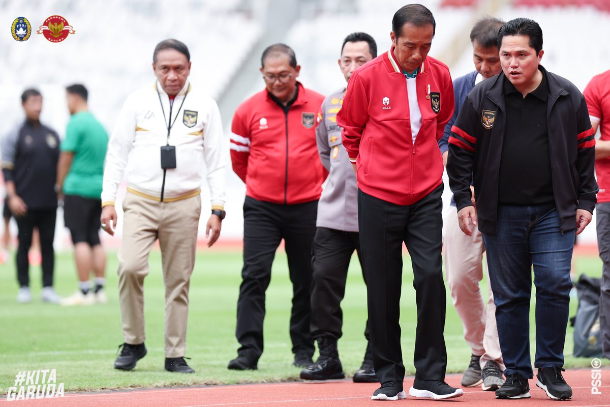 PSSI's tweet photo. Terima kasih Bapak Presiden Joko Widodo atas kunjungan dan perhatiannya terhadap Timnas Indonesia. ❤️🇮🇩

#KitaGaruda https://t.co/58u8XUkVOU