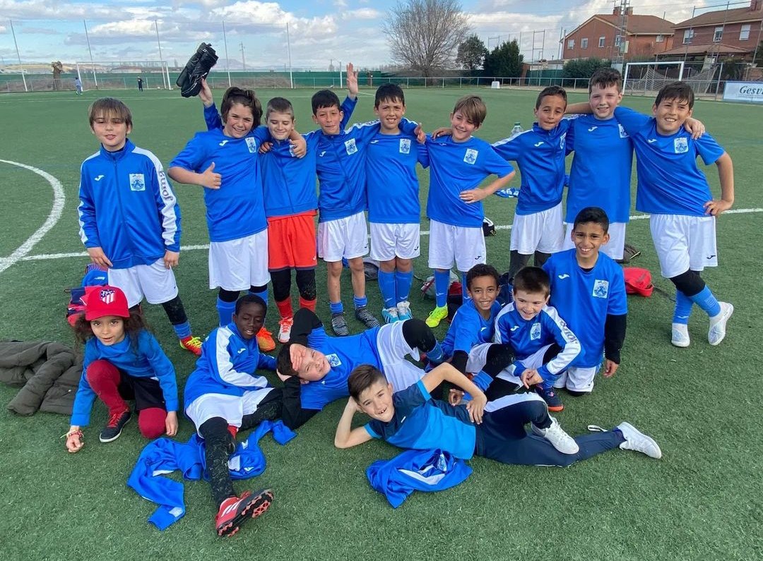 cd_yunquera's tweet photo. 👦 #CanteraCDY |

🔹 Este fin de semana nuestros canteranos no tendrán competición ligera.

🤗 ¡Feliz Semana Santa!

#123yunquera 🔵 #DeporteEscolar https://t.co/nhh3l0lWa1