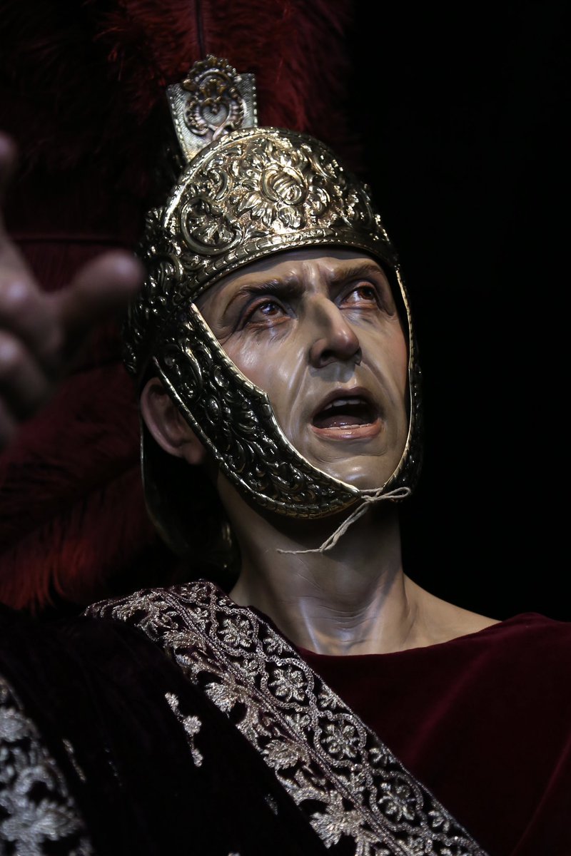 fernandojaguado's tweet photo. Centurión Romano que comienza el misterio de la @hdadsanrafael de Jerez.Igualmente he diseñado los ropajes y la orfebreria que ha realizado Ildefonso Oñate,cueros de Jose María Márquez y costura de Manoli Domínguez. @cofrademania @elllamadorcsr @pasionensevilla @ArtesacroT https://t.co/iQ5ws3CmtI
