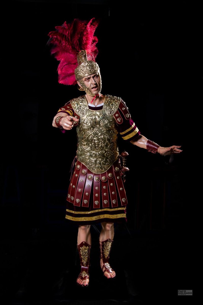 fernandojaguado's tweet photo. Centurión Romano que comienza el misterio de la @hdadsanrafael de Jerez.Igualmente he diseñado los ropajes y la orfebreria que ha realizado Ildefonso Oñate,cueros de Jose María Márquez y costura de Manoli Domínguez. @cofrademania @elllamadorcsr @pasionensevilla @ArtesacroT https://t.co/iQ5ws3CmtI