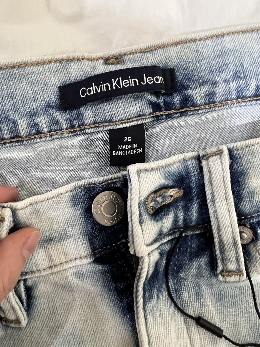 Songtor_2nd's tweet photo. 6.กางเกงขาสั้น Calvin Klein
ของแท้💯%

380 ฿ (ซื้อมาประมาณ1000฿ค่า)

*ใส่ไปแค่2ครั้งค่ะ*
เอว 26 นิ้ว
สะโพก 36 นิ้ว
ยาว 12 นิ้ว

***แคปรูปตัวที่สนใจ
แล้วส่งมา F ในเดมนะคะ***

#ส่งต่อcalvinklein #เสื้อผ้ามือสอง #ส่งต่อเสื้อผ้า #ส่งต่อเสื้อผ้ามือสอง #โล๊ะตู้เสื้อผ้า  #เสื้อผ้ามือ2 https://t.co/L3WDEG7FWA