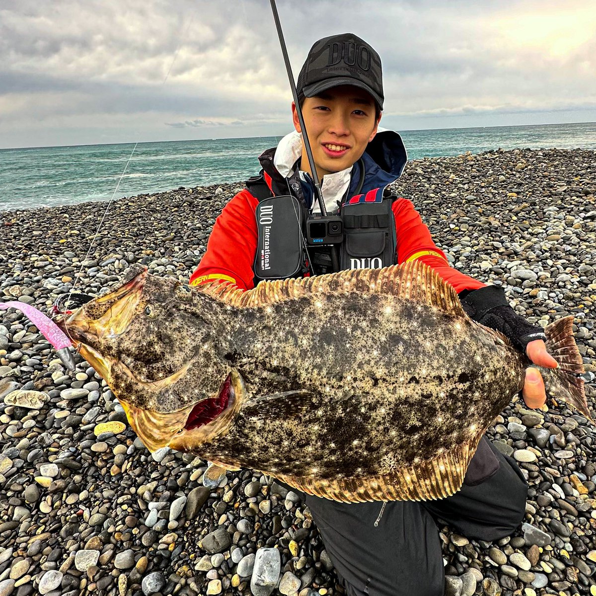 turi04200962's tweet photo. サーフフィネスin七里御浜

BRHEAD7g×BRFISH3.3インチで

どん深サーフの手前のブレイクをフワフワと

南紀ヒラメを釣ることができました！

良い思い出になりました！
@MaKoTo56891258 写真ありがとうございました😭

#DUOフィールドサポーター
#DUOinternational
 #BRFISH #uvクリアピンク
#七里御浜 https://t.co/Cfg0cSR93U