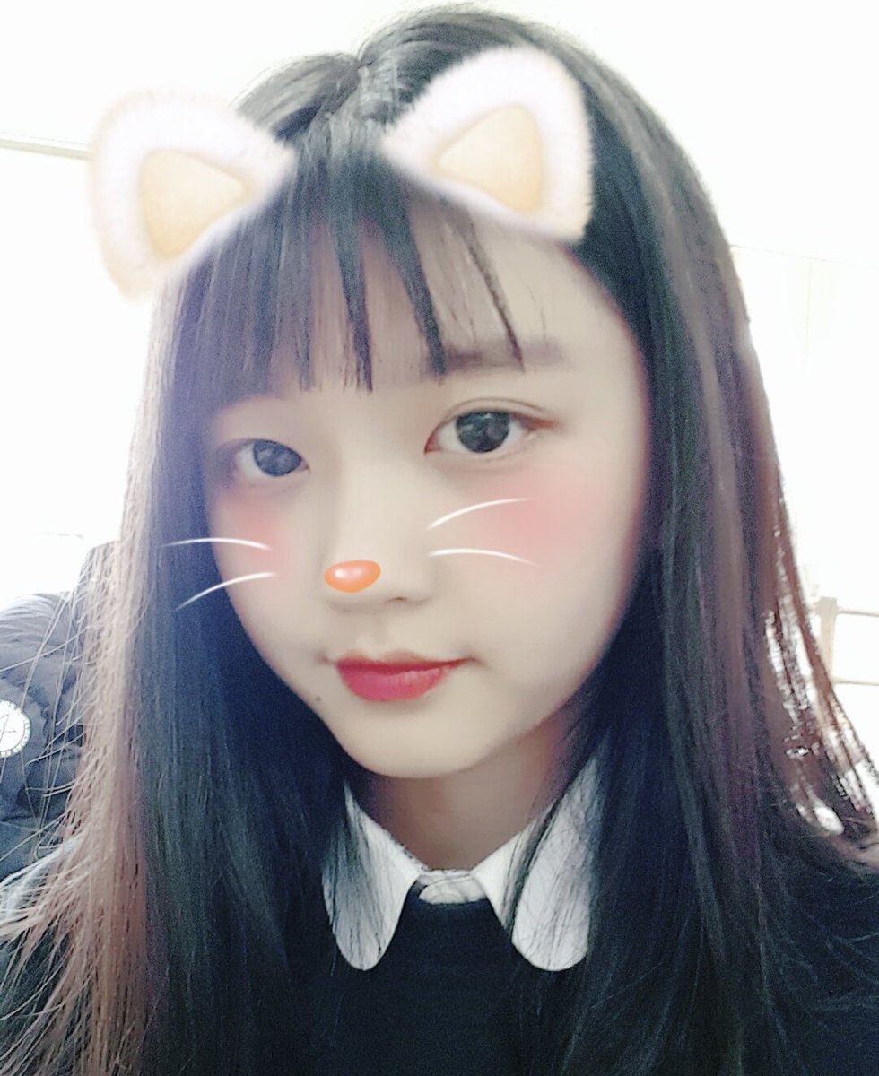 09gaeul24's tweet photo. わたしは永遠に黒髪ロングガウルちゃんを愛してるし待ってるよ。 https://t.co/dRuKEF7Nzh