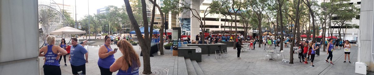 bampac29's tweet photo. Amazing turnout so far as there is expected to be about 900+ to show and climb today! I climb for all for my grandparents who passed from lung cancer @LungAssociation #WhyIClimb https://t.co/sIkbSovWJ2