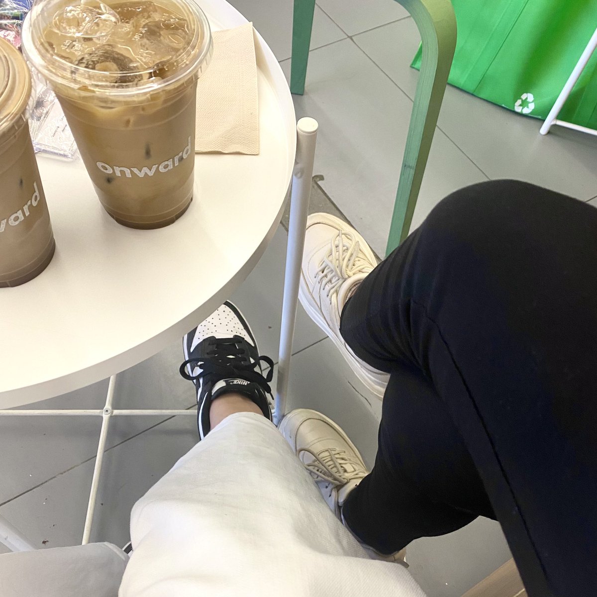 busanbudols's tweet photo. first cupsleeve event, definitely one of the highlights of the week. thank you for organizing this, @flowwithjimin !! π₯Ί
#flowwithjimin https://t.co/6KQ2JRFl3w