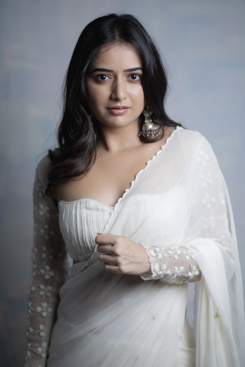 AshikaRanganath's tweet photo. Back with the promotional shoot pictures 🤍
Also, Amigos streaming now on Netflix! 
Watch it this weekend for some fun &amp; thrilling action! https://t.co/UUTyplrkV4