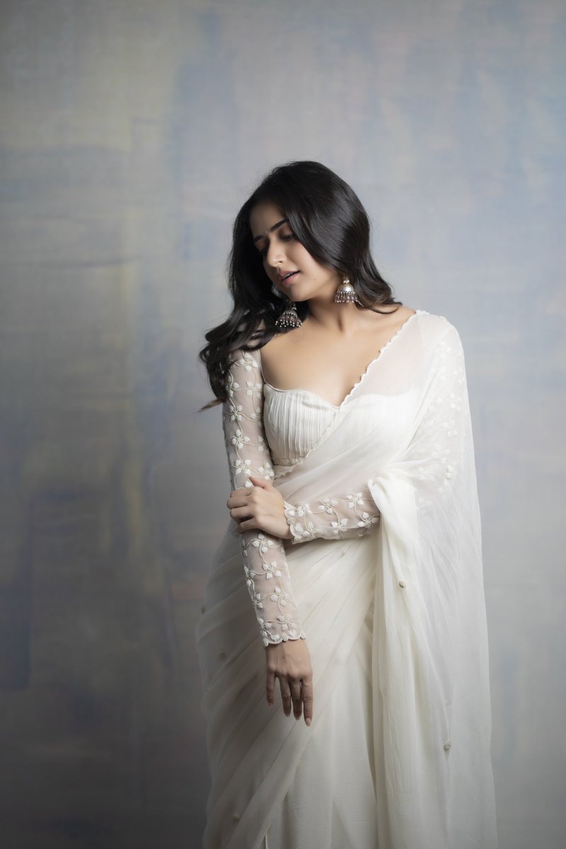 AshikaRanganath's tweet photo. Back with the promotional shoot pictures 🤍
Also, Amigos streaming now on Netflix! 
Watch it this weekend for some fun &amp; thrilling action! https://t.co/UUTyplrkV4