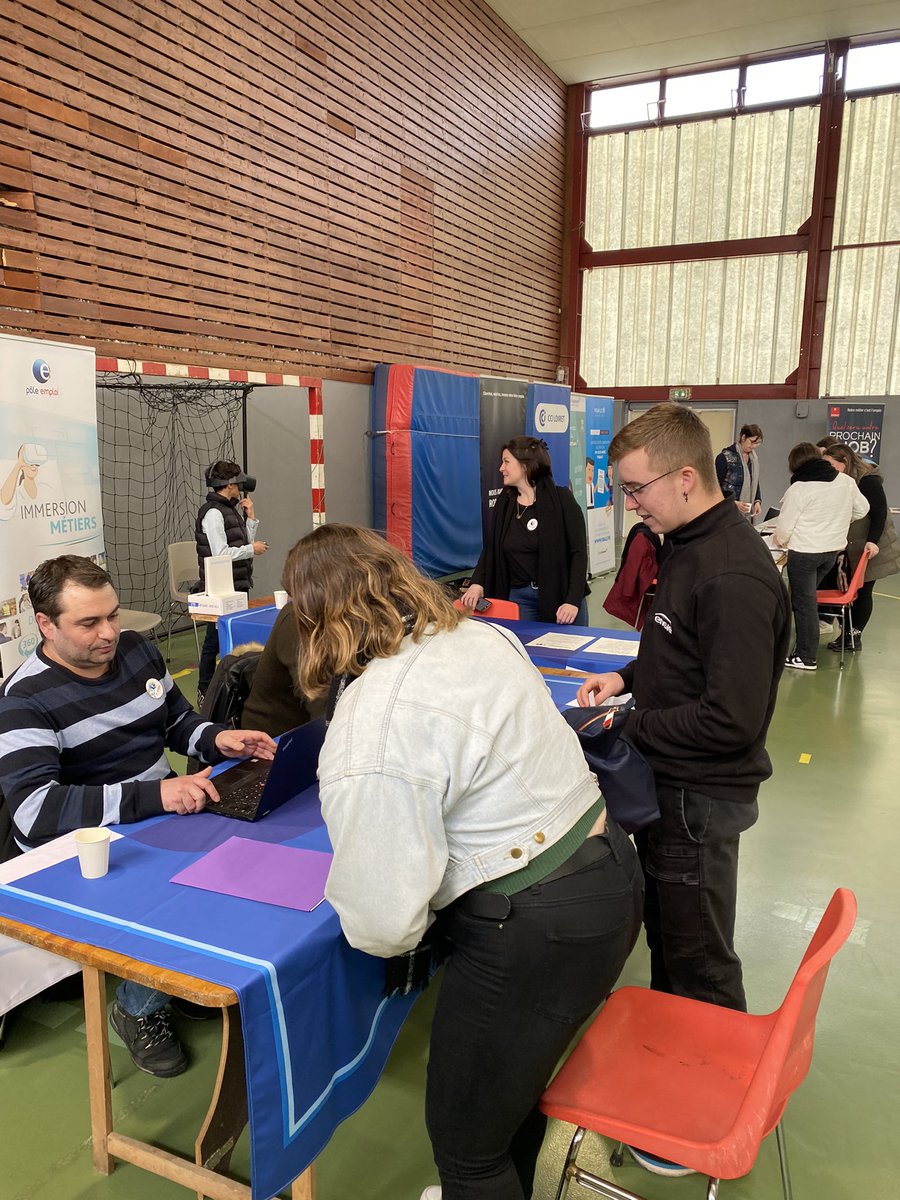 afkir45009's tweet photo. 🔜 En direct du forum de #neuvilleaubois , nous sommes là pour vous !
Venez voir les entreprises et partenaires pour trouver votre prochain job d’été.
@poleemploi_RCVL @patrick_boissy @Cath45RENAUD @CaroLeFloch45 https://t.co/AHoKrmxXEq