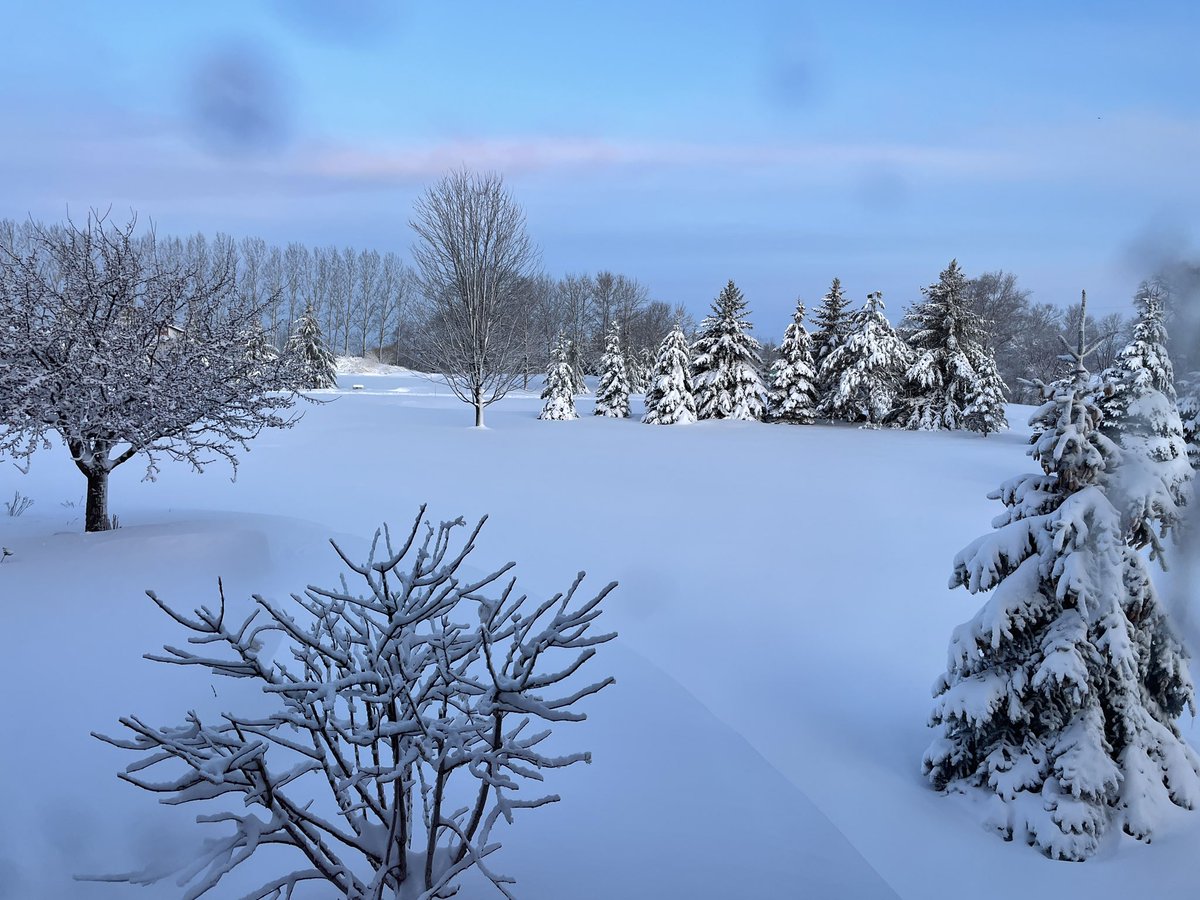 JohnLeinie's tweet photo. Mother Nature provides the Ultimate April Fools...Gee Thanks! https://t.co/YgQrx0yt4z