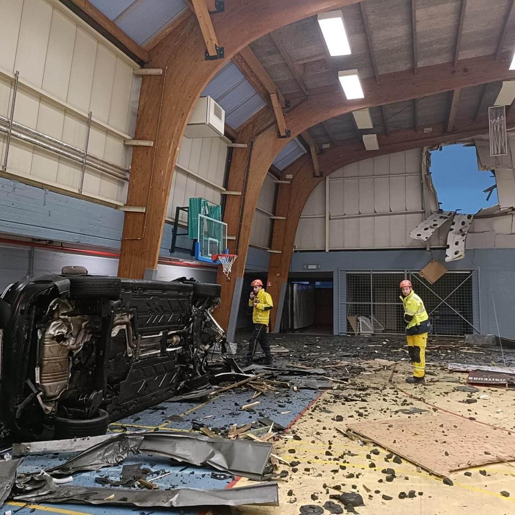 guillemserna's tweet image. Ahora los coches vuelan? 🤔