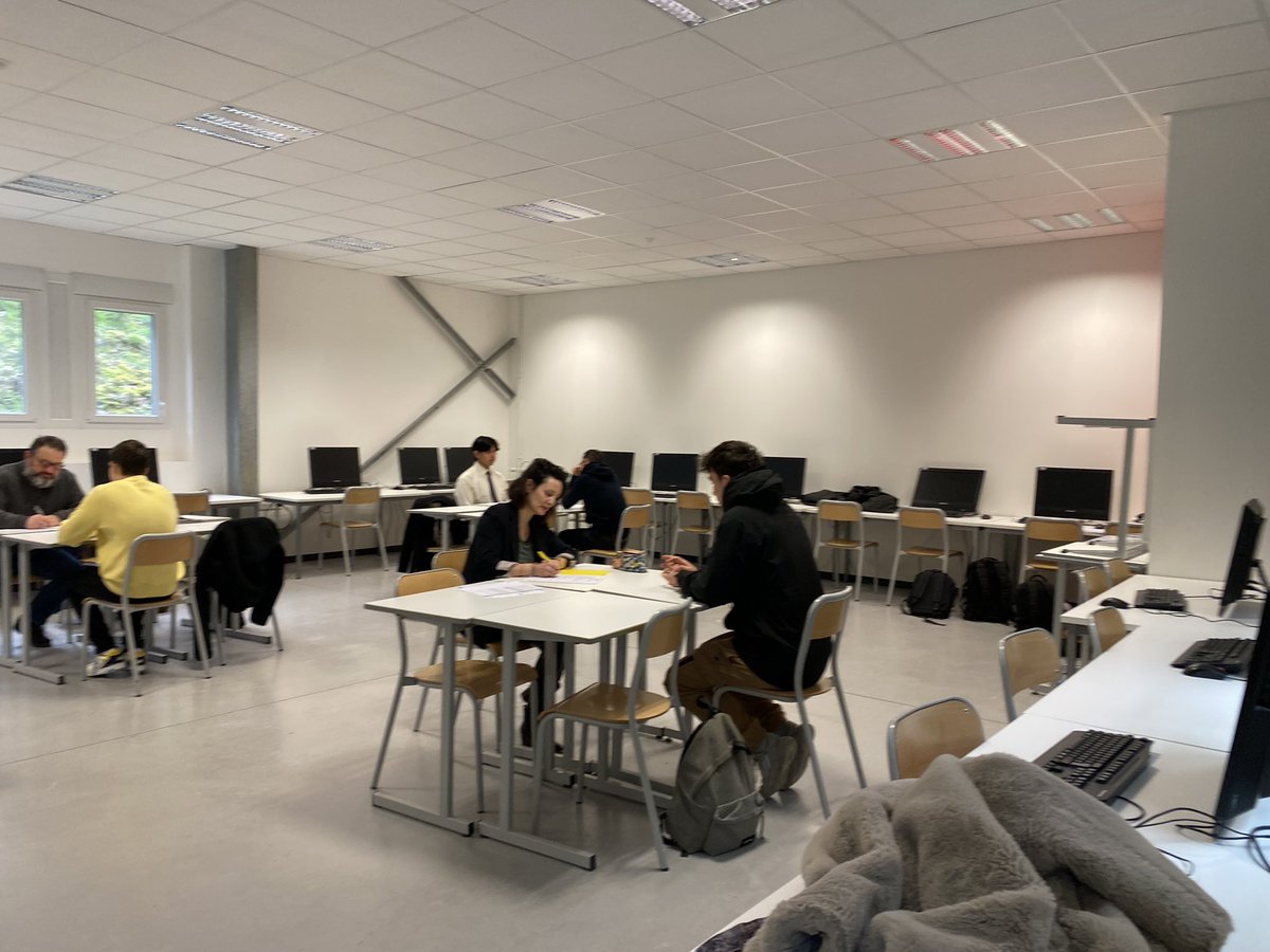 Une orientation réussie est une orientation avec une bonne connaissance du lieu, des objectifs pédagogiques, des particularités du campus de formation. C est pour toutes ces raisons que nous réunissons les candidats inscrits dans nos formations via la plateforme Parcoursup.