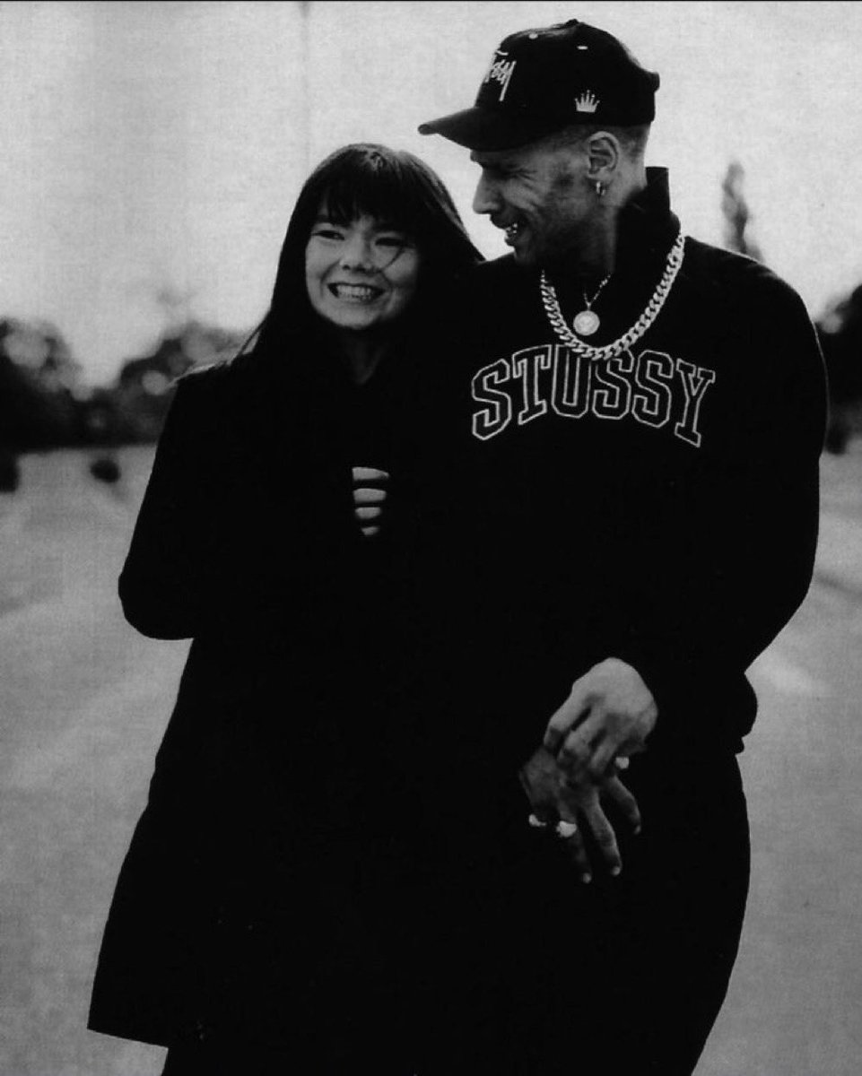 StreetFashion01's tweet photo. Björk and Goldie for STÜSSY (1995) https://t.co/KAZO2Rc3HK