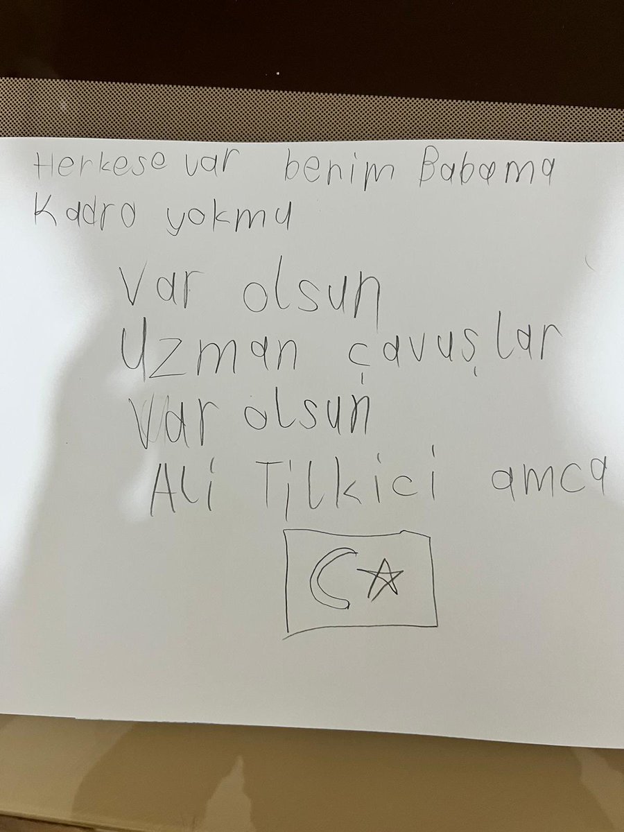 Yazık ettiniz şehadet adaylarına
Hizmetliye sözleşmeli memura ebeye hemşireye vekil imama mevsimlik işciye geçici işciye Kadroyu verdiniz 

Uzman Çavuşların sözleşme şartlarını dahada ağırlaştırıp daha basit atılmanın yolunu açıyorsunuz

Bu çocuklar sizin evlatlarınız