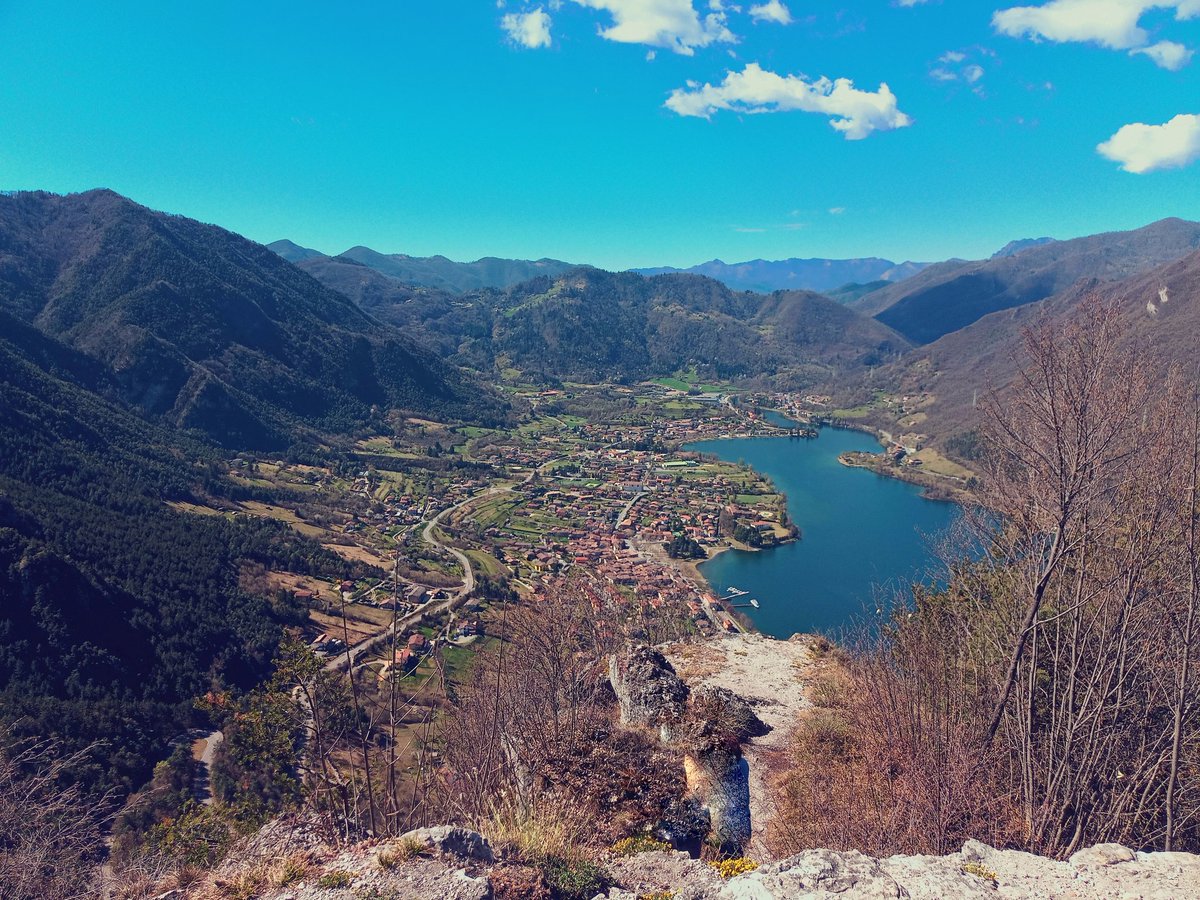 lubon72's tweet photo. E in una giornata primaverile come questa... non poteva mancare una divertente via ferrata, la Crench sul lago d'Idro
#vieferrate #idro https://t.co/Ceioc2oN1E