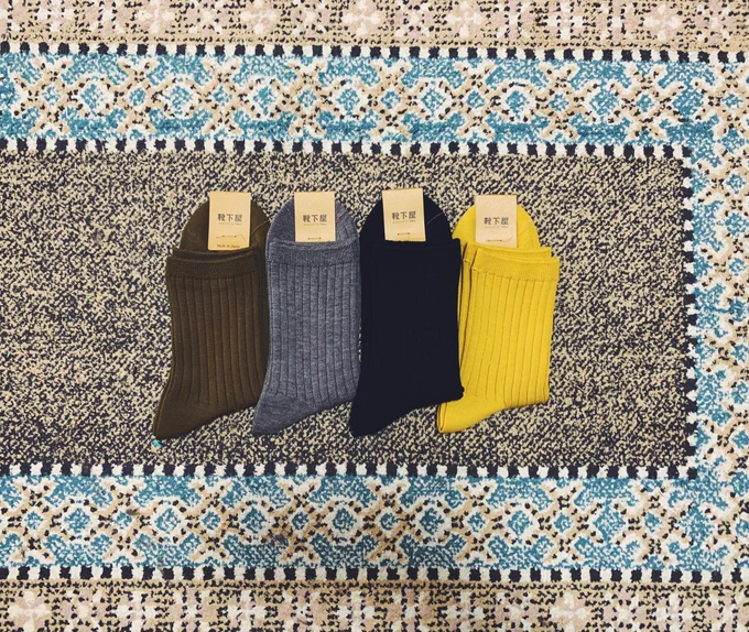 なかなかいいセレクトした思い切って追加したイエロー可愛い #靴下屋 