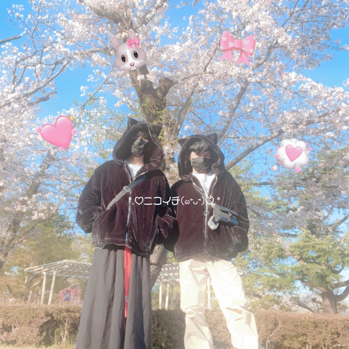 bchittabo's tweet image. 「一歩目は大事だが、一緒に歩むのはもっと大事。」❤︎゛
สุขสันต์วันครบรอบค้าบลูก มีความสุขกันเรื่อยๆแต่มั่นคงแบบนี้ไปนานๆเลยน้า เช่นกัและจาย้ำอีกครั้งทุกๆเดือน . ดีใจที่เราได้รู้จักกันนะคั้บ . 🌸🍃🐰🦥🌹#FORMASS