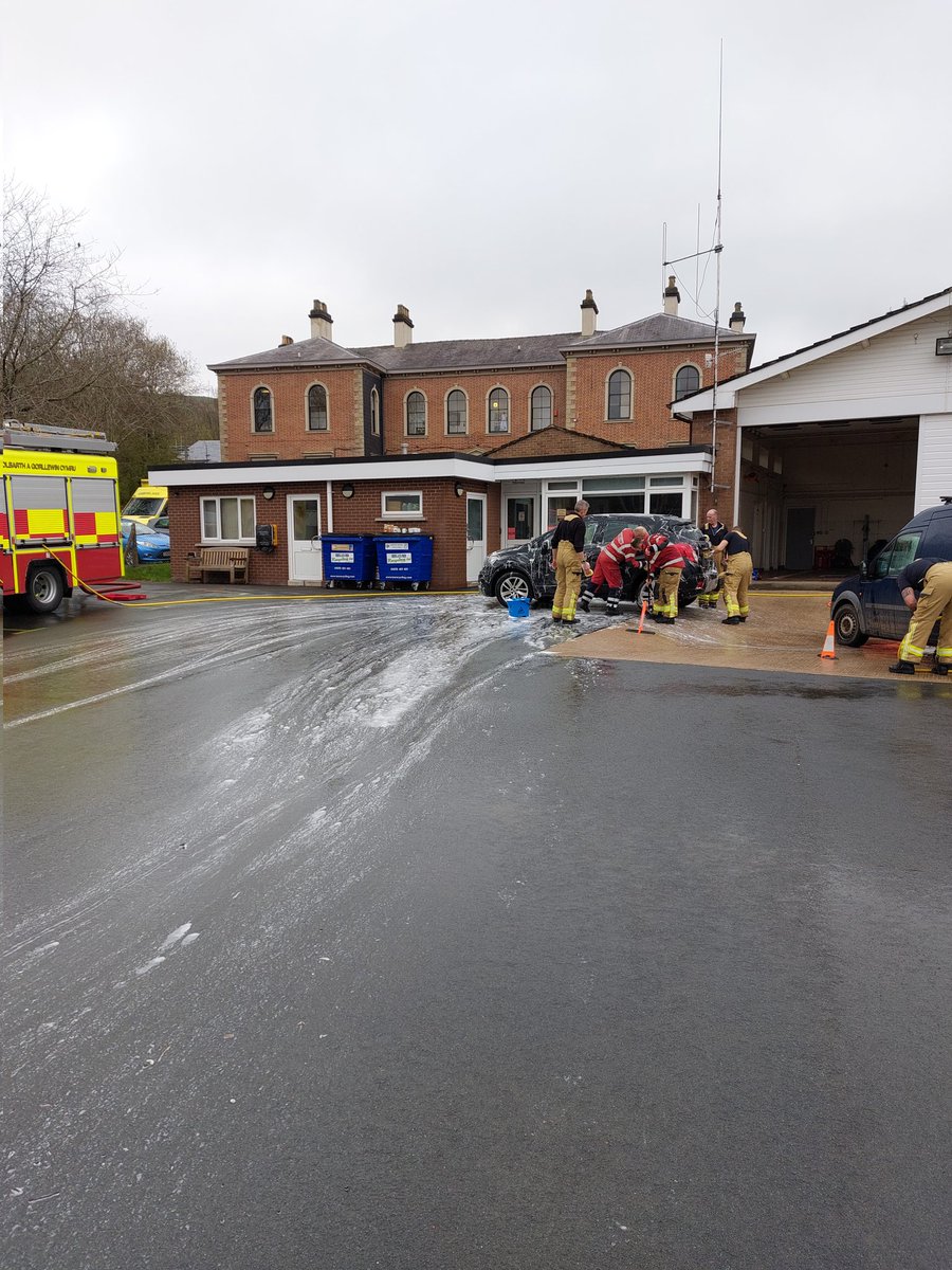 Martyn Field tweet media