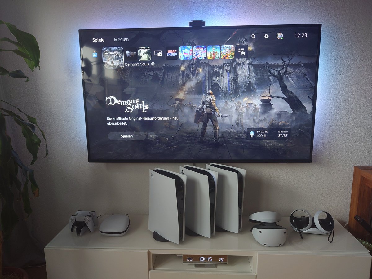 Valvados's tweet photo. PS5 Triple
#PStriple https://t.co/PU8D89GwGE