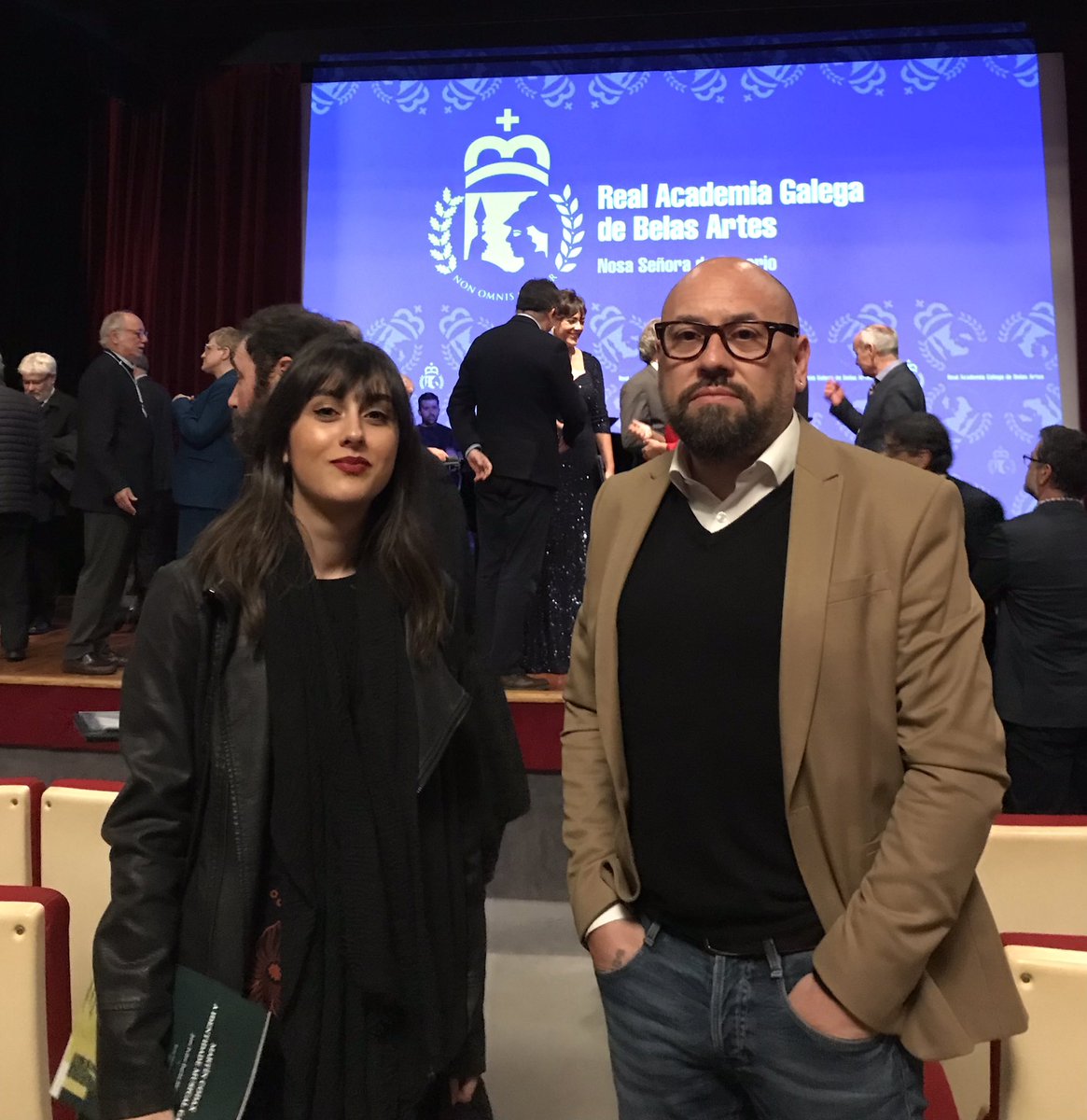 Os investigadores Ilduara Vicente e Roberto Oliveira no acto que organiza a Real Academia Galega de Belas Artes e o Concello de Vigo polo “Día das Artes Galegas 2023”, dedicado a Martín Codax.
.
#grupoorganistrum #diadasartesgalegas #martincodax @ExplosiveFiddle <a href="/oliveiraogando/">Robertoliveira</a>