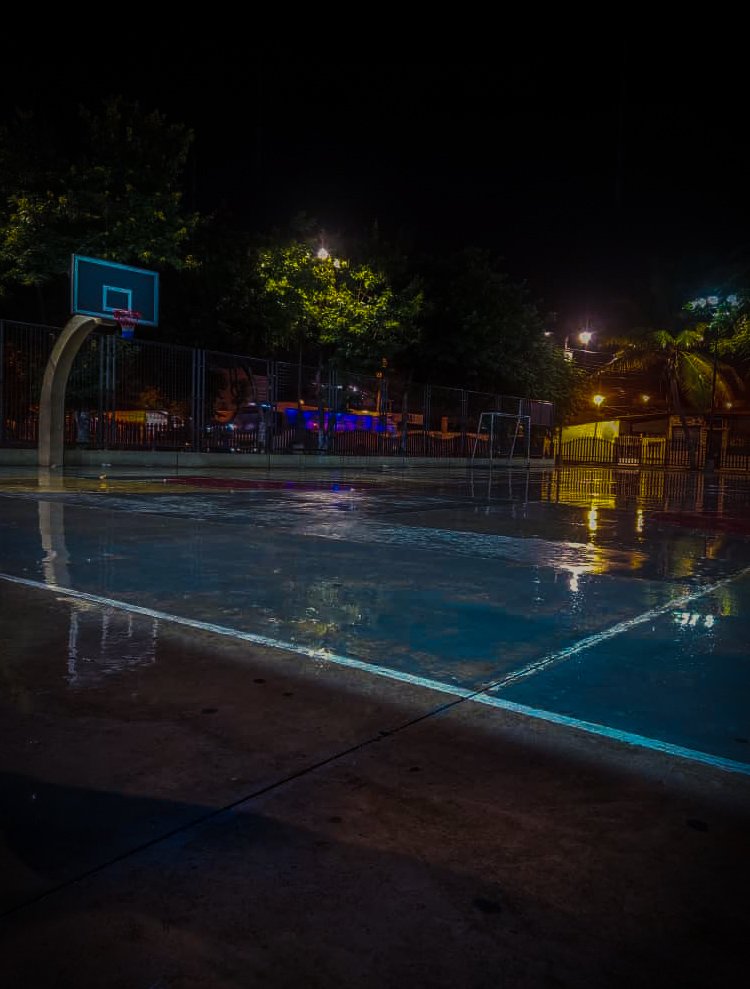 xAlejoPv's tweet photo. 🌧️🏀 https://t.co/g8n9yC8uXg