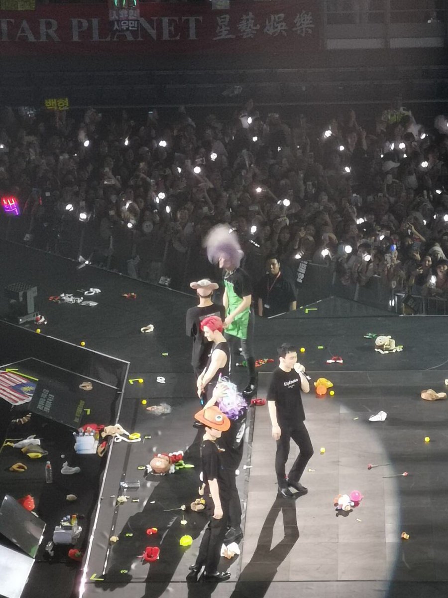 sekaisoo96's tweet photo. View #ExplorationinKL @ Axiata
Section 406, Row D

#tds2inkl https://t.co/VtcWVdU8Mz